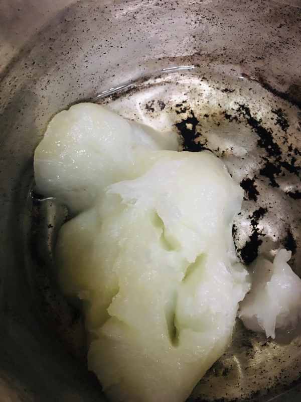 Melt-the-Beeswax-DIY-Homemade-Vaseline-for-Skin.