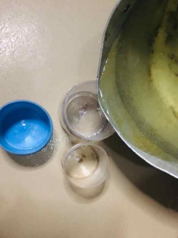 Pour-and-Let-It-Set-DIY-Homemade-Vaseline-for-Skin.