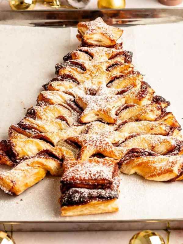 Chocolate-Hazelnut-Puff-Pastry-Christmas-Tree