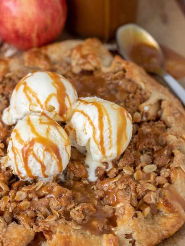 Spiced-Apple-Crumble-Crostata