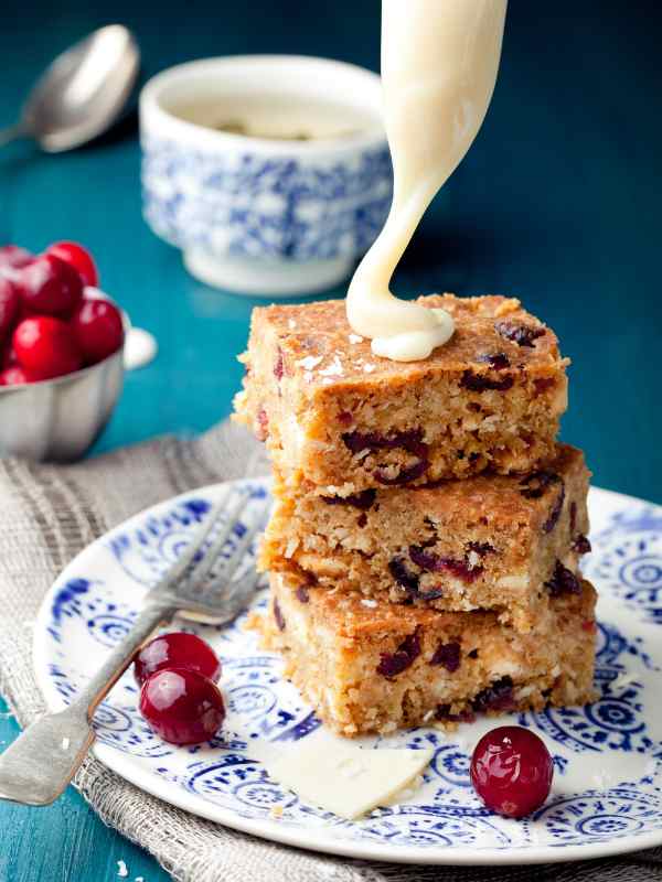 White-Chocolate-Cranberry-Blondies
