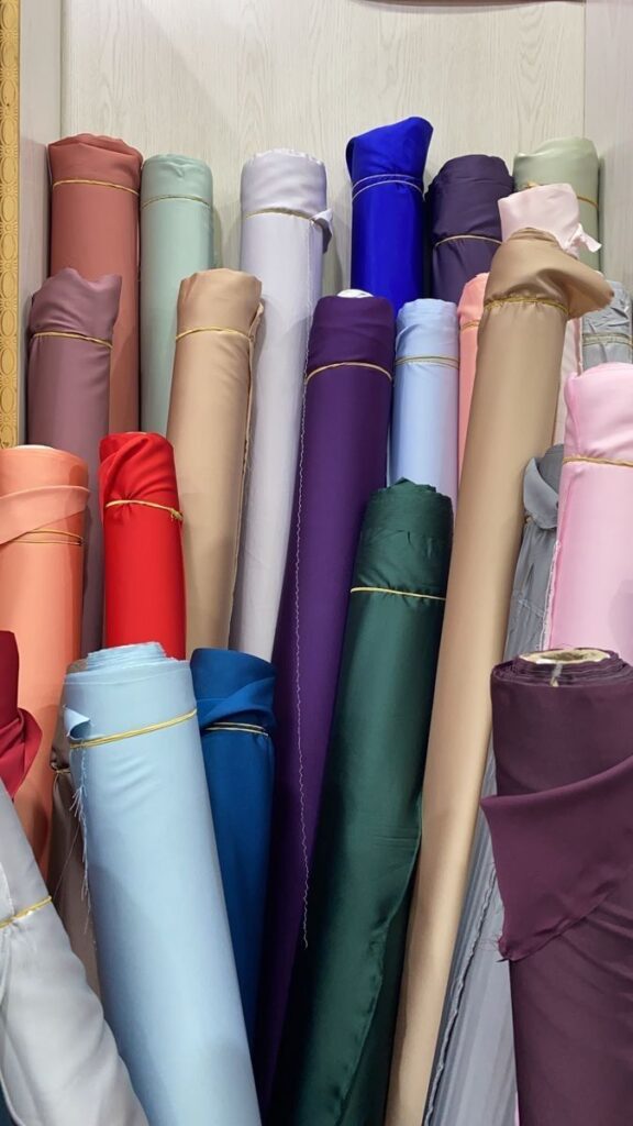 Buying-Fabric-In-Store-and-Online-With-Confidence.