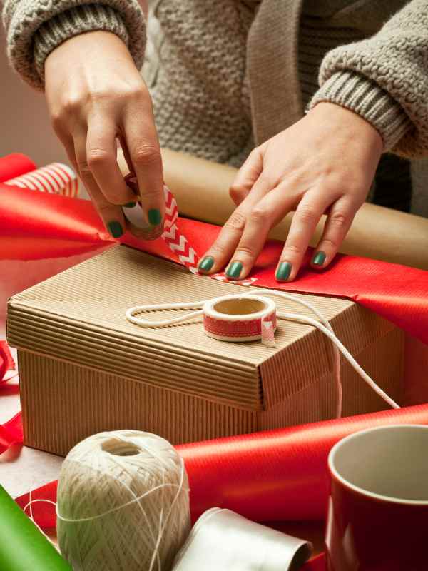 Materials-Shopping-Tips-for-your-DIY-Valentine-Gifts.