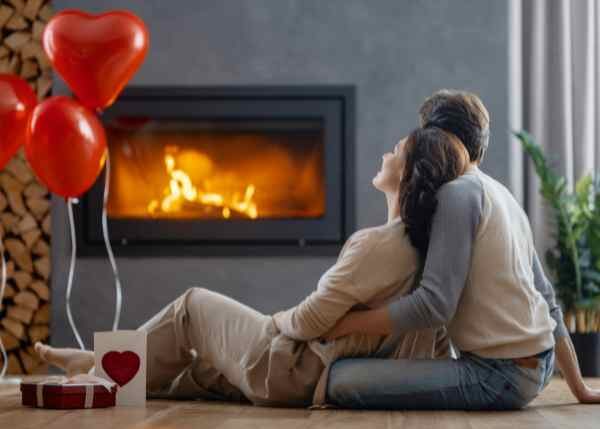 Romantic-Valentines-Dinner-Is-About-Ease-Not-Excess