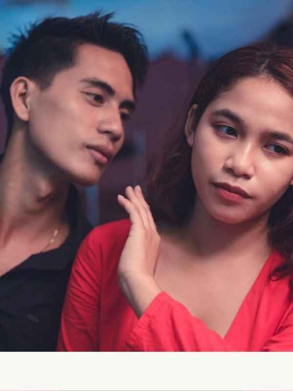 When-Its-Worth-Continuing-And-When-Its-Not- Getting-Attached-to-Someone-You-Met-Online