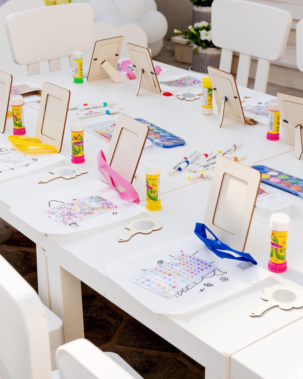 Simple-DIY-Craft-Table-for-Kids