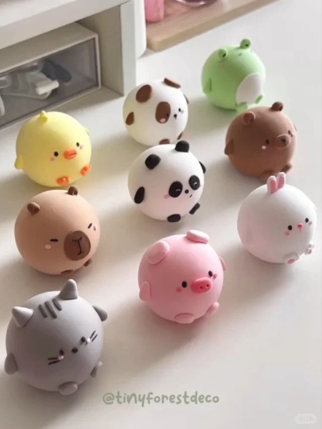 Cute-Mini-Figurines-polymer-clay-crafts-to-make-and-sell.