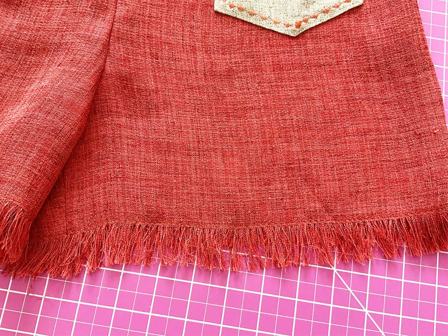 Fabric-Edges-Keep-Fraying-sewing-hacks