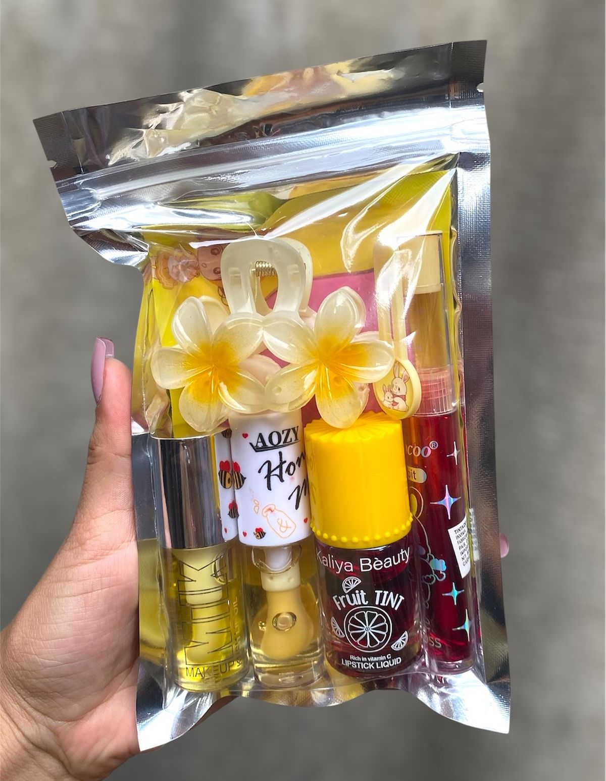 Mini-Care-Package-DIY-Gift-Ideas-for-Friends