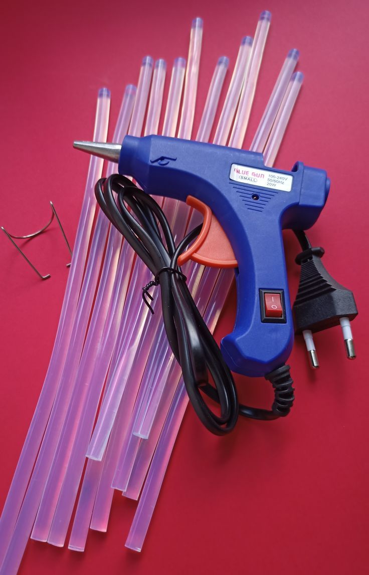 Mini-Precision-Glue-Gun.-must-have-crafting-tools-beginners-often-forget