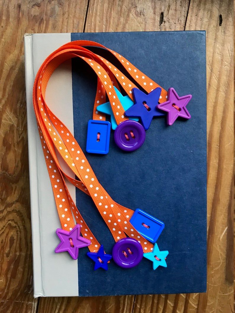 Button-Bookmarks.-cloth-button-crafts
