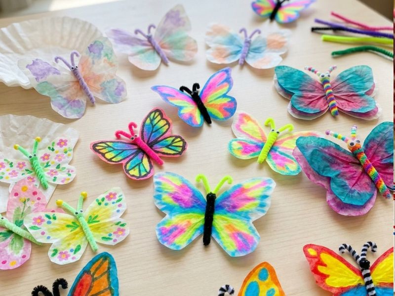 You are currently viewing Coffee Filter Butterfly Craft for Kids (Easy Stained Glass Effect Craft Idea)