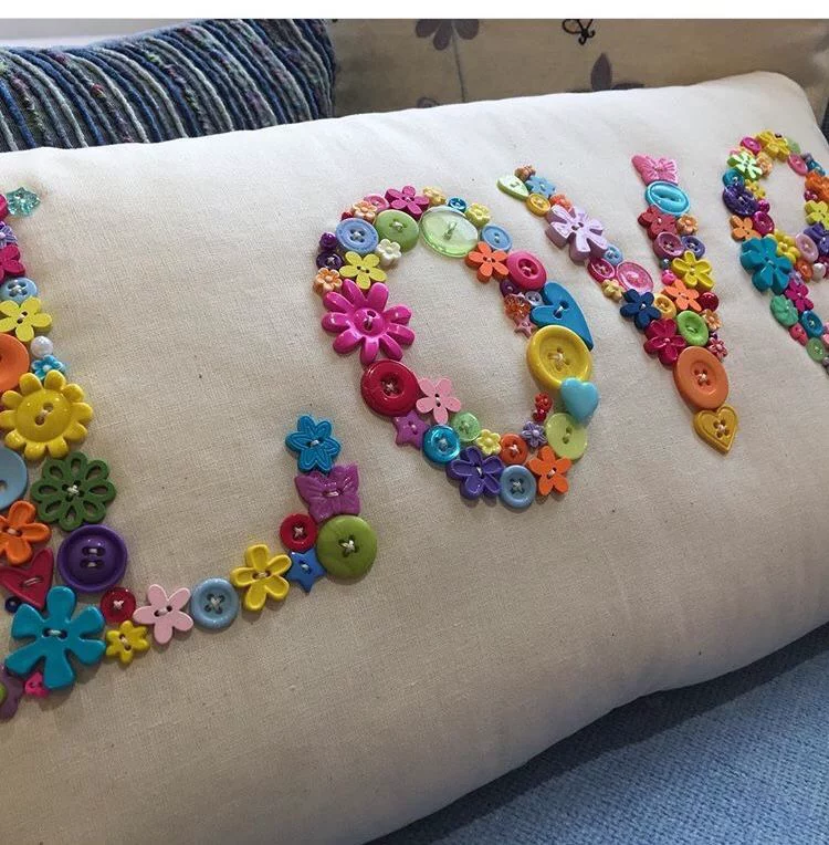 Cushion-Or-Pillow-Embellishments.