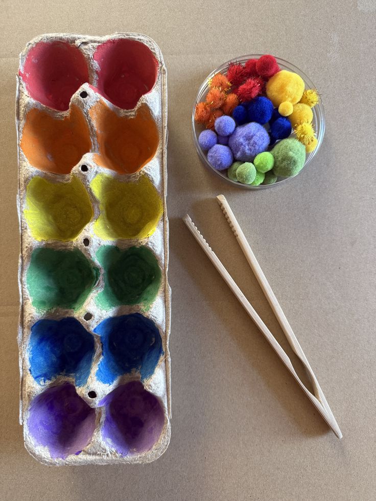EGG-CARTON-SORTING-GAME.-egg-carton-crafts-for-preschoolers
