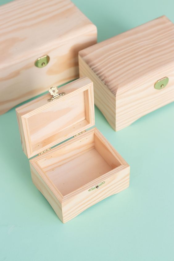 Small-Wooden-Boxes-wood-burning-crafts-you-can-make.