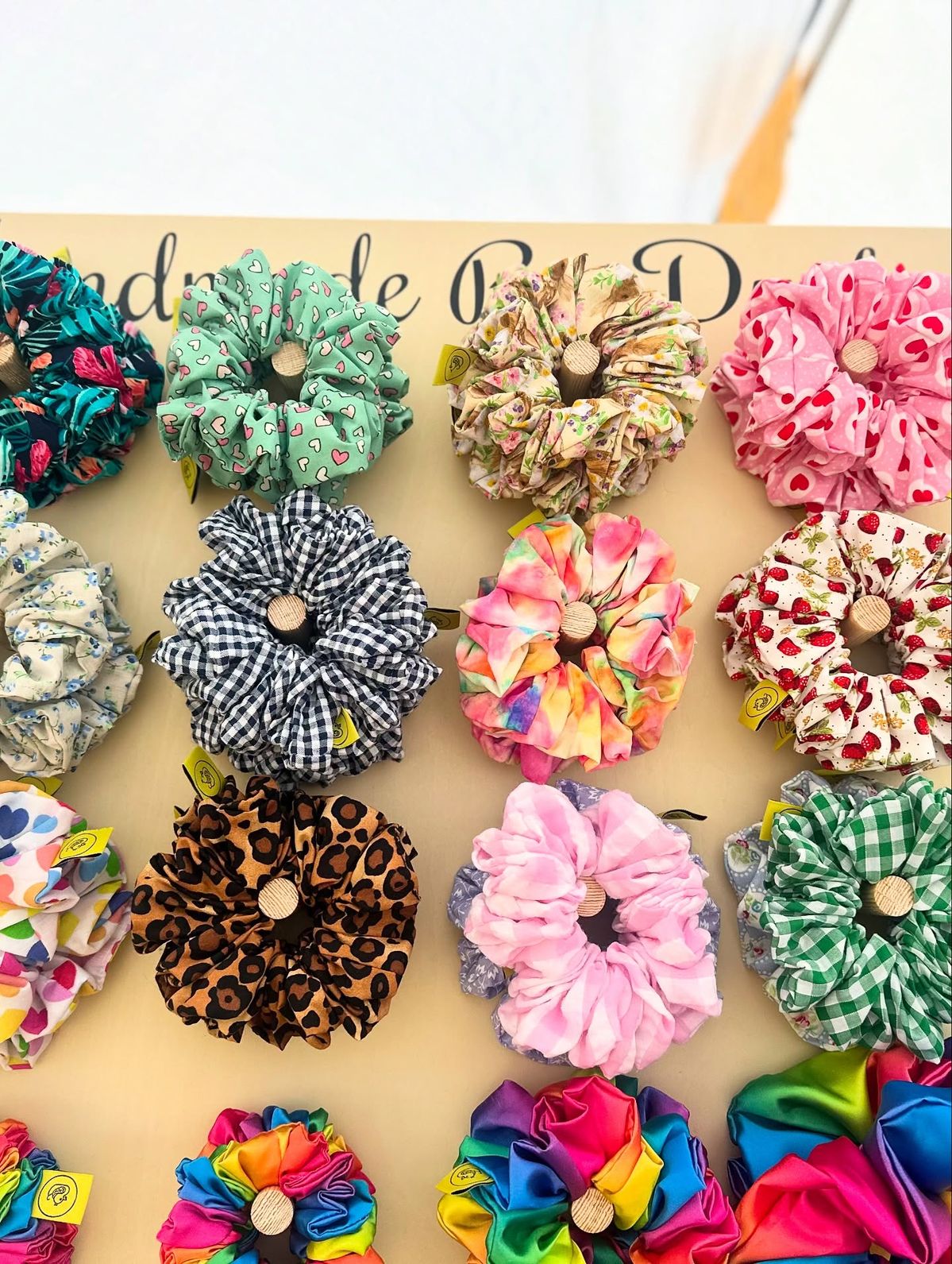 Summer-Scrunchie-Sets-crafts-to-make-and-sell-at-craft-fairs