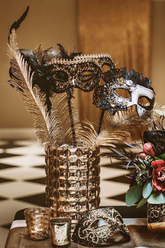 Plus-Size-Halloween-Costume-Accessories
