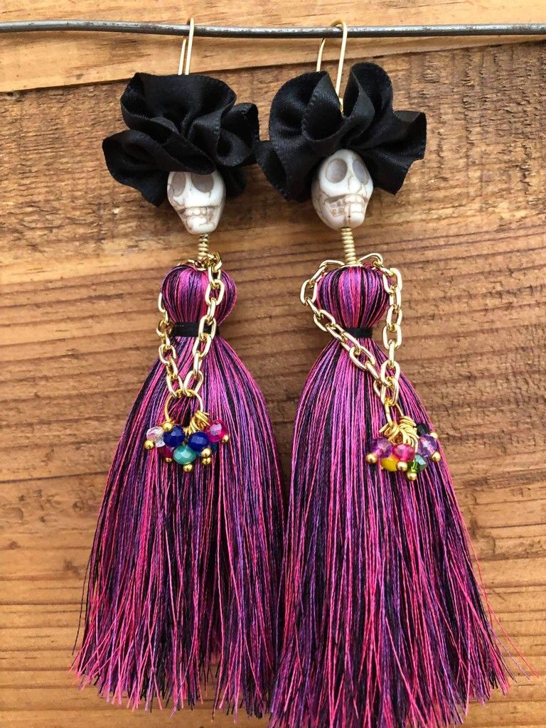 Themed-Jewelry-halloween-craft.