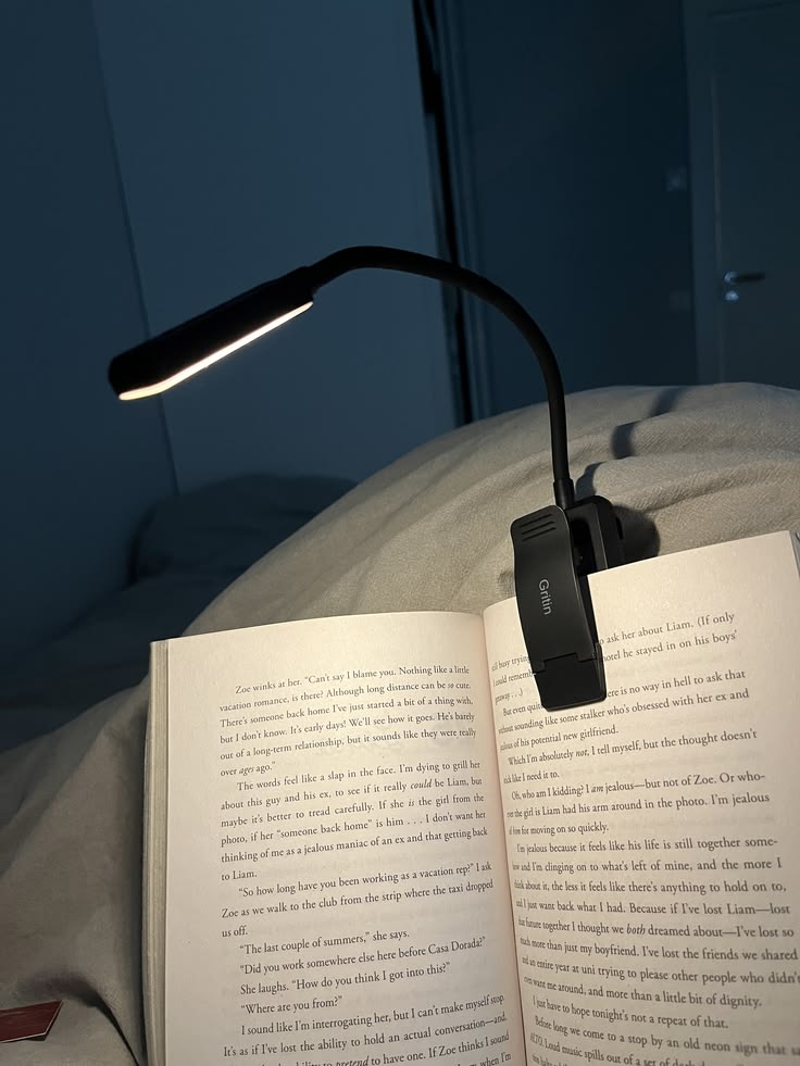 Comfortable-Reading-Light-Christmas-gifts-for-church-volunteers