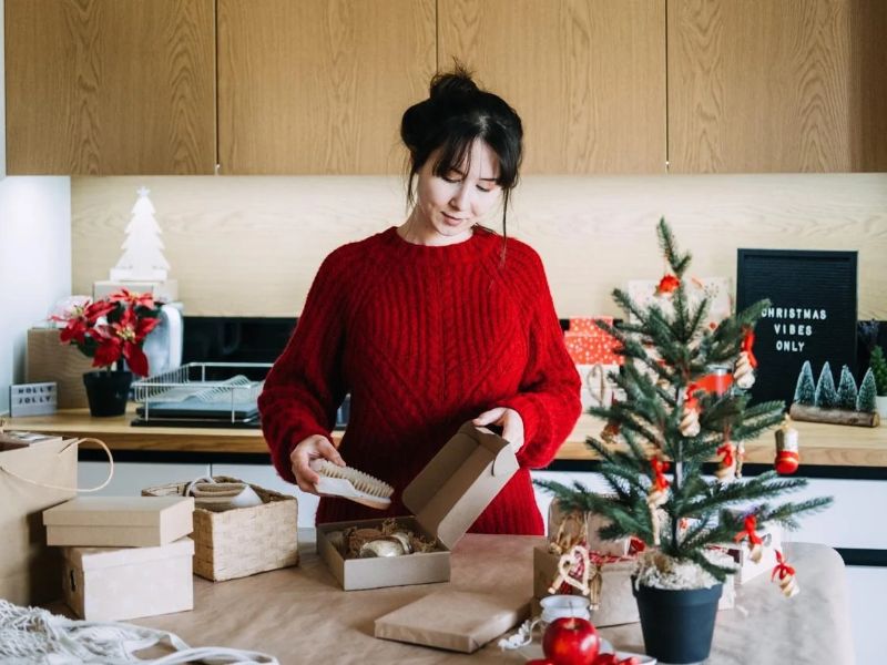 Pack-Your-Christmas-Products-for-Display-Not-Just-Transport.